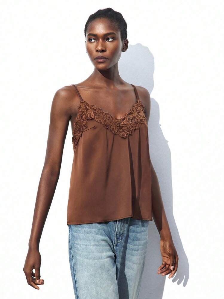 Maija 女士棕色蕾丝拼接上衣，优雅浪漫时尚舒适宽松V领可调节吊带休闲上衣，适合夏季、秋季、商务、度假，棕色吊带背心，适合度假、夏季外出、毕业典礼等场合。 - 棕色 - 查看 6