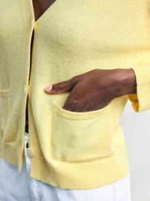 Maija 女士纯色V领宽松贴袋开衫，适合都市社交、度假、派对、秋季办公等场合，百搭舒适，是秋冬季现代都市休闲时尚商务休闲办公服饰的理想之选。 - 彩色 - 查看 4