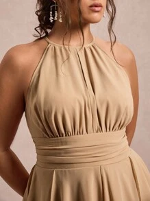 Freevana 大码女式无袖纯色收腰简约休闲连衣裙，时尚优雅 - 卡其色 - 查看 2