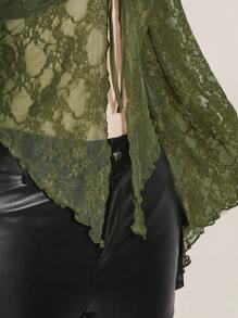 SHEIN ICON 加大码蕾丝喇叭袖前系带性感方领衬衫 - 軍綠色 - 查看 7