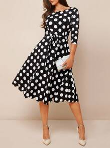 SHEIN Amorya Vestido midi elegante de mujer con ajuste ceñido en la cintura, con lunares blanco y negro y adorno de concha en las mangas cortas. Adecuado para uso casual, fiesta, cita, viaje en otoño, invierno y primavera. Vestido de lunares para mujer, atuendo casual de negocios, salida nocturna, atuendo de maestra, atuendo de iglesia - Blanco y Negro - Ver 6