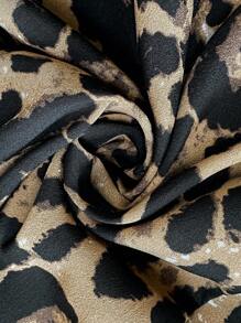 EMERY ROSE فستان نسائي كاجوال متوسط الطول بأكمام واسعة وأزرار وكشكشة على الذيل بطبعة نمر، فستان طبعة نمر، فستان طبعة حيوان، فستان طبعة فهد، فستان نمر بأكمام طويلة، فستان نمر متوسط الطول، ملابس خريفية للنساء، فساتين للنساء في الخريف