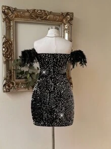 SHEIN Belle 优雅华丽的经典黑色弹力天鹅绒亮片面料，露肩羽毛缝线装饰胸部和袖子，带鱼骨，适合派对和舞会的臀部覆盖连衣裙返校季节（衣领为火鸡羽毛）女士鸡尾酒会礼服，舞会半正式礼服，适合生日、婚礼嘉宾、毕业典礼、晚宴、返校节