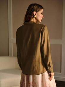 MOTF PREMIUM CAMISA DE MANGA LARGA CON BOLSILLO PARCHE DE ENCAJE GUIPUR SÓLIDO - Verde militar - Ver 4