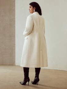 MOTF PREMIUM 大码羊毛时尚金属扣装饰翻领腰部收紧中长款混纺外套，秋冬 - 白色 - 查看 3