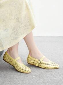 CUCCOO BIZCHIC 女士时尚通勤百搭休闲玛丽珍平底鞋 - 黃色 - 查看 7