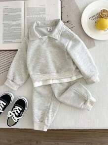 SHEIN 2 件套男婴幼儿新生儿 0-3 岁休闲燕麦色 Polo 领运动衫 + 裤子套装，适合日常穿着和外出，秋冬季 - 卡其色 - 查看 6