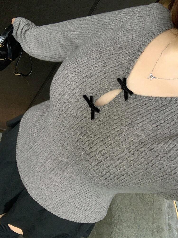 Dazy Plus Plus Size Women V-Neck Solid Color Elastic Bow Decor Hollow Long Sleeve Gray T-Shirt