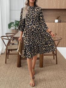 EMERY ROSE فستان نسائي كاجوال متوسط الطول بأكمام واسعة وأزرار وكشكشة على الذيل بطبعة نمر، فستان طبعة نمر، فستان طبعة حيوان، فستان طبعة فهد، فستان نمر بأكمام طويلة، فستان نمر متوسط الطول، ملابس خريفية للنساء، فساتين للنساء في الخريف