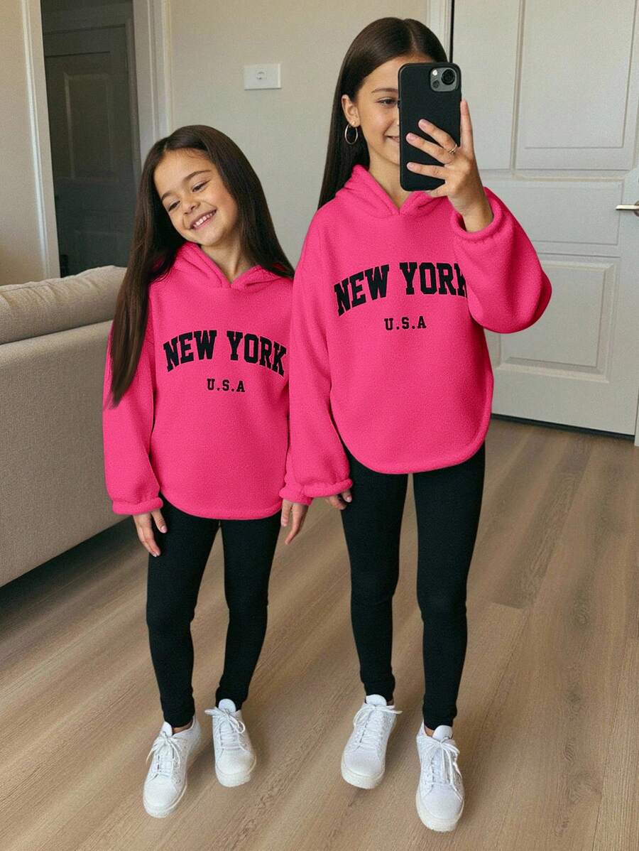 SHEIN 年轻女孩 2 件/套摇粒绒字母刺绣落肩弧形下摆连帽衫和紧身裤套装，运动风格，非常适合秋冬季休闲、日常穿着和学校日常穿着 - 玫紅色 - 查看 1