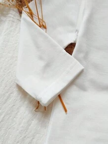 SHEIN Set de 2 piezas de camiseta de manga larga blanca y vestido peto vaquero con estampado floral pequeño para niñas bebés, atuendo casual cómodo para primavera/otoño - Azul - Ver 9