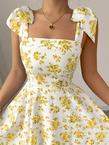 Selianne 新款碎花肩带收腰 A 字裙，修身廓形，优雅休闲度假裙 - 黃色 - 查看 6