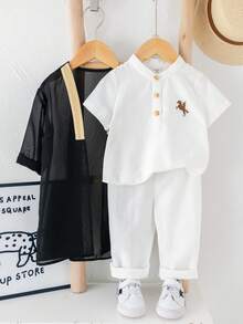 3pcs Baby Boy Summer Casual Elegant Black Mid-Length Robe, Including White Collared Short Sleeve Shirt And White Casual Pants 3-Piece Set, Suitable For Birthday Party, Evening Event, Performance, Wedding, Baby Shower, Christening And 1st Birthday Celebration