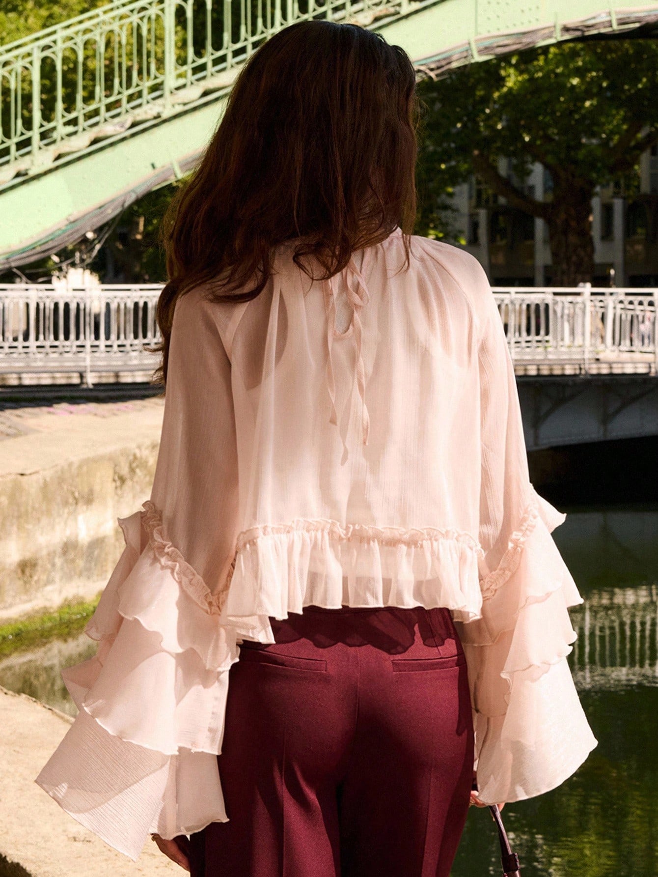 Bluzka z falbanką w stylu boho w kolorze pudrowego różu, top na wakacje, strój na randkę, wyjście