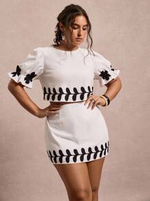 Freevana 大码女式节日花卉印花泡泡袖上衣和迷你裙两件套 - 白色 - 查看 3