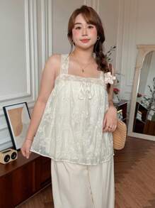 SHEIN LUNE Camiseta de tirantes elegante de talla grande con bordado floral de unicolor para el verano