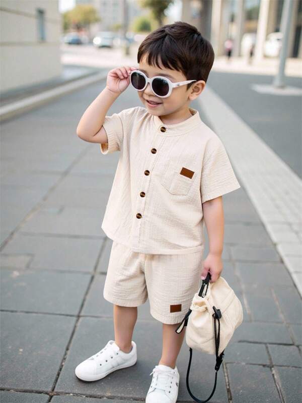 SHEIN Genkimix Kids 2 件套休闲简约条纹领短袖衬衫和短裤，适合日常穿着、度假、大学、夏季度假、假日、旅行、放松、日光浴、返校季