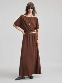 Ontre 女士教师套装，独立日风格，针织材质，粘胶纤维，棕色，四向拉伸，弹性针织面料，不对称肩部设计，两件套裙装，女士套装，极简主义设计，夏季服装，日常服饰，2025年新品 - 棕色 - 查看 4