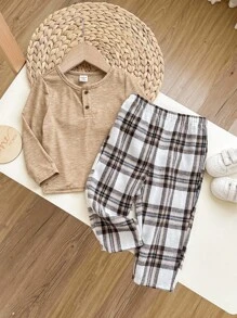 男婴针织柔软纯色圆领长袖套头衫和格纹裤家居服套装，适合圣诞节