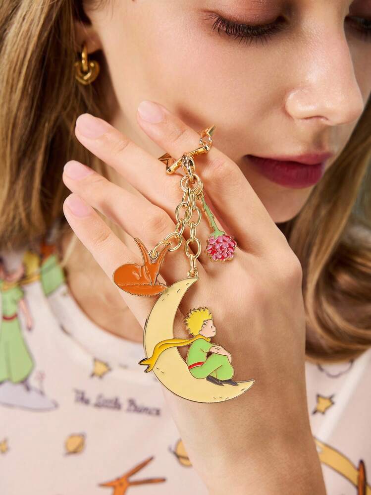LE PETIT PRINCE X SHEIN 时尚可爱的锌合金钥匙扣、包包挂件、吊坠、收藏礼品、月亮和星星、金色 - 彩色 - 查看 2