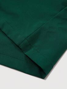 Manfinity Roghcode Áo sơ mi nam tay ngắn thời trang đi làm thường ngày, thiết kế túi, phong cách và thiết thực, dáng rộng, đa năng, thích hợp cho việc đi làm hàng ngày, hoạt động ngoài trời, trường học, quà tặng ngày lễ Áo sơ mi nam màu xanh lá cây Áo sơ mi nam tay ngắn Áo sơ mi nam dáng hộp Áo sơ mi nam mặc đường phố Áo sơ mi xanh lá cây có túi Áo sơ mi nam tay ngắn Áo sơ mi nam mặc đường phố Áo sơ mi họa tiết Áo sơ mi in - màu xanh lá - Xem 4