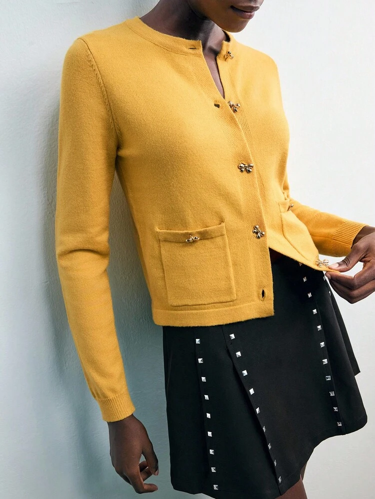 SHEIN Maija Women's Versatile Modern Urban Fashion Essential Round Neck Front Open Hem Cuff Ombre Yarn Design With Metal Decoration Business Casual Office Wear Low-Key Vintage Vibe High-End Urban Commute Yellow Cardigan In Fall/Winter