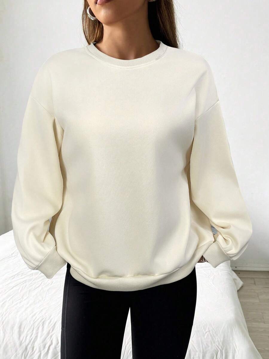 SHEIN EZwear Áo nỉ dệt kim màu mơ giản dị có vai trễ và chi tiết dệt kim sườn cho phong cách hàng ngày Áo chui đầu dành cho nữ Áo nỉ màu kem vào mùa thu/đông - Màu be - Xem 1