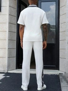 Manfinity Homme 男士撞色短袖衬衫和侧条纹裤套装男士两件套白色白色罗纹套装男士黑白套装 - 彩色 - 查看 2