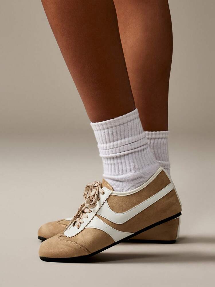 MISSGUIDED Classic Two Tone Oxford Flats Vintage Inspired Lace Up Ballet Walking Comfort Shoes With Chunky Sole And Scalloped Details Casual Everyday Footwear