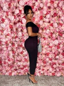 SHEIN SXY 大码女式情人节黑色网眼撞色紧身单肩连衣裙，适合日常穿着、约会之夜、生日、单身派对装、派对、舞会、情侣约会、优雅、休闲、购物、街头穿着、户外、性感、易于搭配且看起来苗条，凸显您的身材，修饰您的身材 - 中紫紅色 - 查看 3