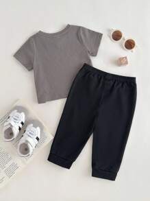 2pcs Baby Boy/Girl Summer Casual Fashion Cute Letter Print Short Sleeve Top And Elastic Waist Pants Set,Black Beach Wear For School,Travel,Sports - Multicolor - View 2