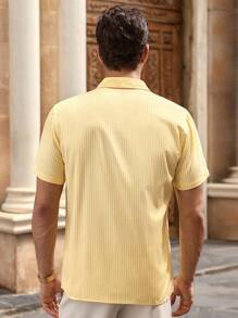 HIMLAND Áo sơ mi nam cổ bẻ tay ngắn, họa tiết sọc đi làm thường ngày, áo sơ mi nam mặc đi nghỉ dưỡng, áo sơ mi nam sọc vàng, áo sơ mi nam tay ngắn, áo sơ mi nam sang trọng, áo sơ mi nam màu vàng, tiền cũ - Màu vàng - Xem 3
