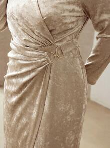 MOTF PREMIUM CHRISTMAS PLUS SIZE WOMEN VELVET STRUCTURED DESIGN MID-LENGTH DRESS