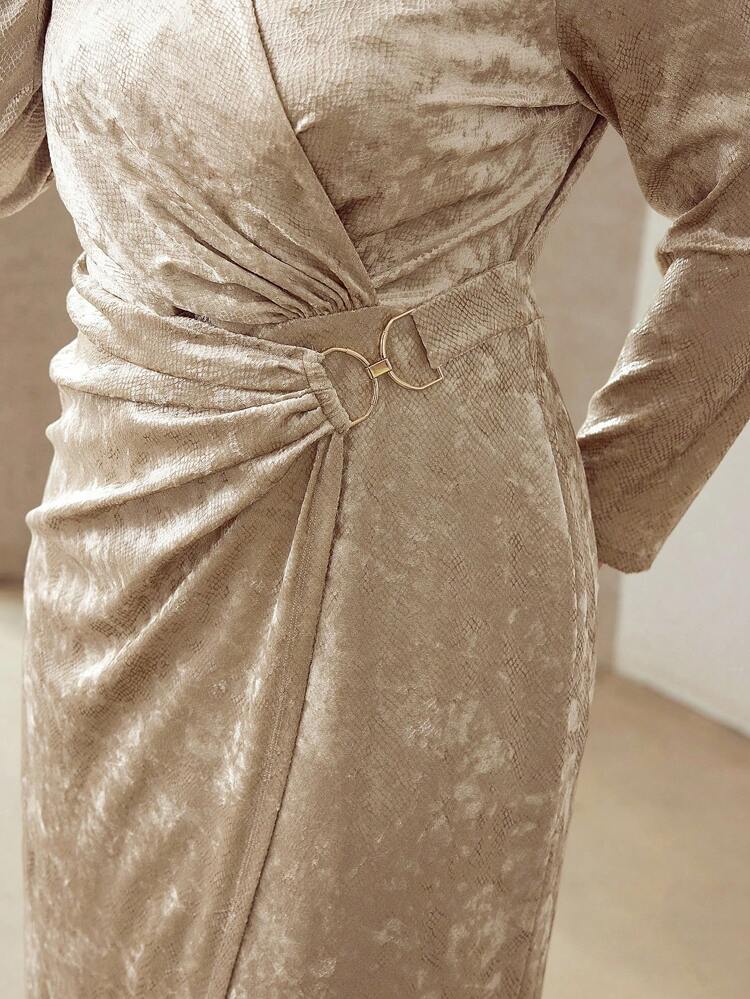 VESTIDO DE TALLA GRANDE PARA MUJER DE DISEÑO ESTRUCTURADO DE TERCIOPELO DE LARGO MEDIO