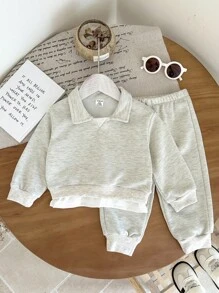 SHEIN 2 件套男婴幼儿新生儿 0-3 岁休闲燕麦色 Polo 领运动衫 + 裤子套装，适合日常穿着和外出，秋冬季 - 卡其色 - 查看 4