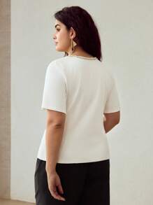 MOTF PREMIUM PLUS SIZE CONTRAST BEADED TRIM SHORT SLEEVE TEE - White - View 3