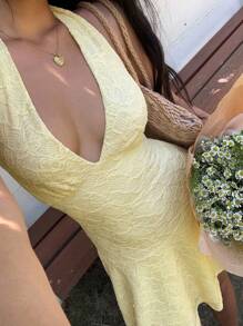 SHEIN EZwear 女式纯色荷叶边下摆露背深 V 领无袖性感黄色吊带连衣裙