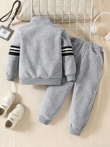 SHEIN Explorewe 2件套男童条纹长袖拉链羊毛夹克和慢跑裤休闲装 - 淺灰色 - 查看 2