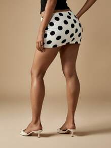 MISSGUIDED 波点迷你裙 复古经典 A 字裙 夏季派对 百搭修身晚装 高腰周末装 - 黑與白 - 查看 2