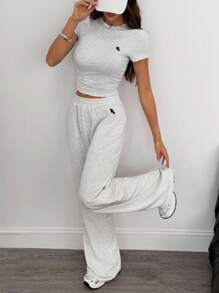 SHEIN Tall 女式夏季骑士印花圆领短袖T恤和裤子休闲两件套灰色两件套休闲套装女式 - 淺灰色 - 查看 2