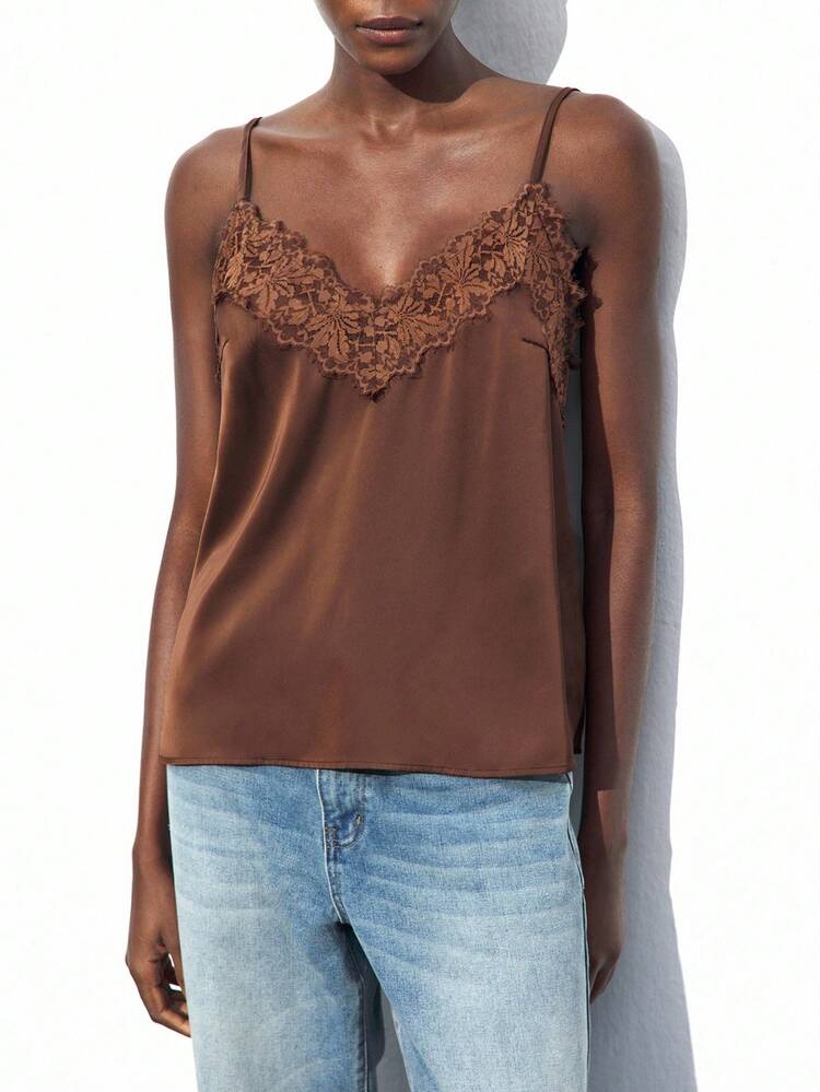 SHEIN Maija Top Casual Feminina de Renda Marrom com Recortes, Elegante, Romântica, Fashionável e Confortável, Decote em V Ajustável com Alças Finas, Adequada para Verão, Outono, Trabalho, Férias. Regata Marrom para Férias, Verão, Passeio, Formatura