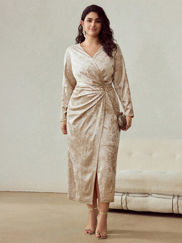 MOTF PREMIUM 大码女式天鹅绒结构设计中长连衣裙