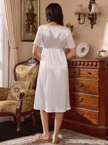 Côtesoire 优雅浪漫缎面蕾丝网眼女士睡袍 - 白色 - 查看 2