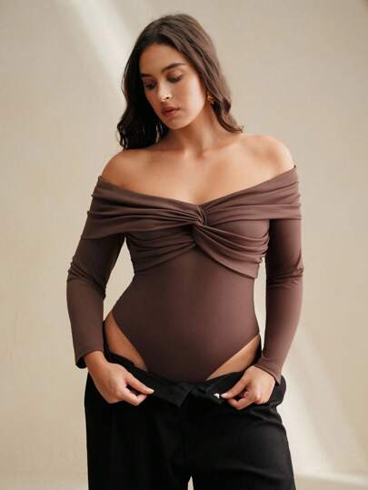 Anewsta Plus Size Women's Off Shoulder Twist Design Solid Color Bodysuit, Slimming, Coffee Color
