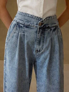 MOTF PREMIUM HIGH WAIST FOLD PLEATED SLANT POCKET TAPERED JEANS