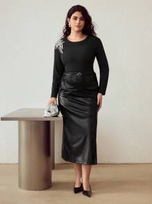 MOTF PREMIUM 大码人造珍珠和亮片串珠细节长袖修身T恤 - 黑色 - 查看 6