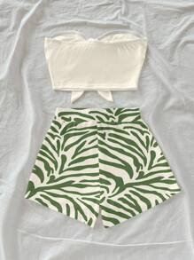 Soleia 休闲度假风格杏色和绿色斑马纹女式短裤搭配黑色抹胸上衣，两件套适合夏季度假 - 彩色 - 查看 2