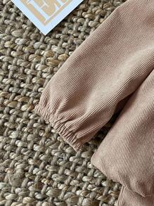 SHEIN Conjunto de 2 peças para bebês meninas, bebês recém-nascidos de 0 a 3 anos, casual, diário, estilo campestre, camisa de malha com gola Peter Pan e veludo cotelê cáqui, outono/inverno