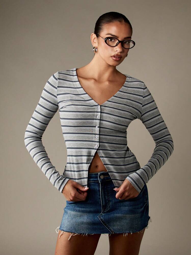 MISSGUIDED Ribbed V-Neck Button Front Cropped Cardigan