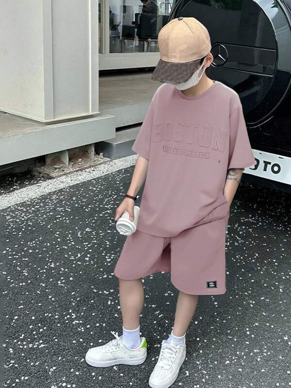 SHEIN Set de 2 piezas de camiseta de manga corta con cuello redondo y pantalón corto con gráfico de letra 3D para niños adolescentes, adecuado para ir en transporte público, la escuela, uso casual diario y deportes en primavera/verano